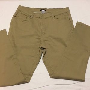 ❤️ BOGO❤️ Stretch skinny jeans khaki